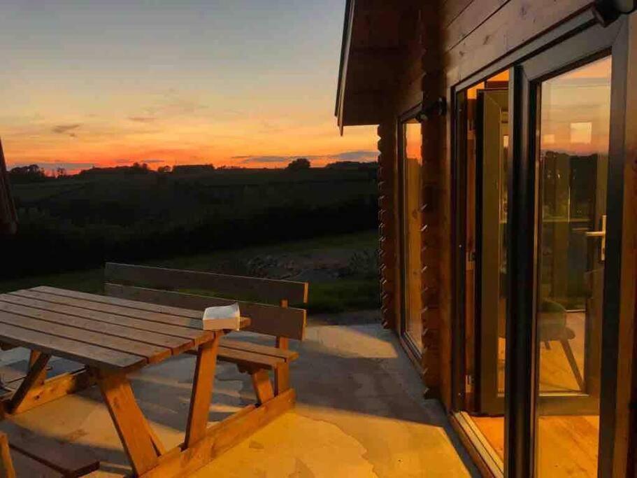 Le Chalet Du Crescent Saint-Germain-des-Champs 外观 照片